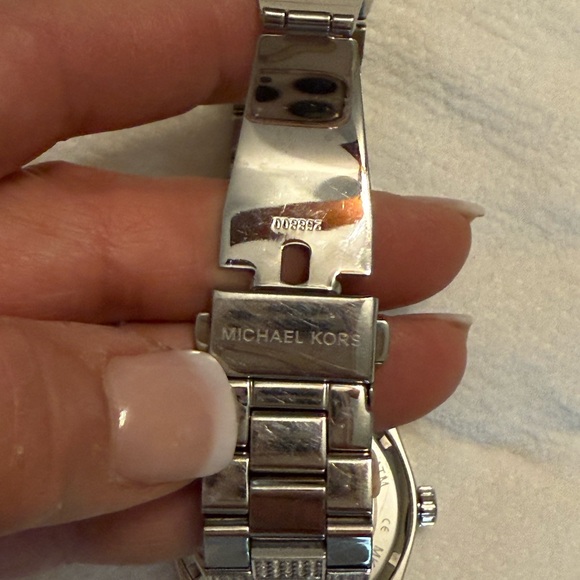 Michael Kors MK6089 Ladies Channing Black Stainless Steel - Picture 16 of 16